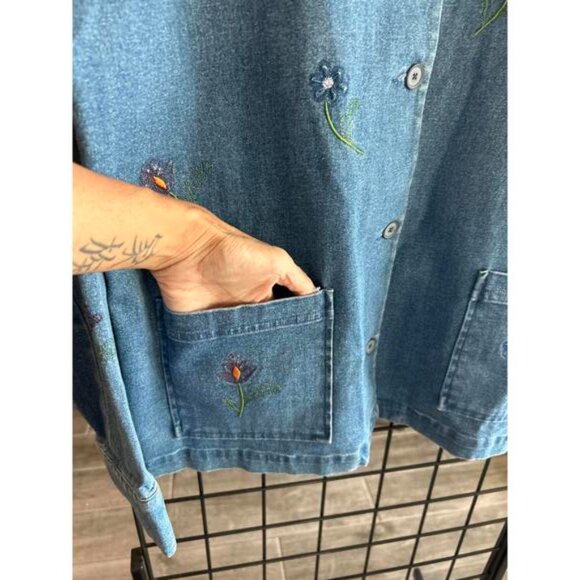 Denim & Co Womens Denim Jacket Size L Button Up Embroidered Flowers Boho - Picture 3 of 7